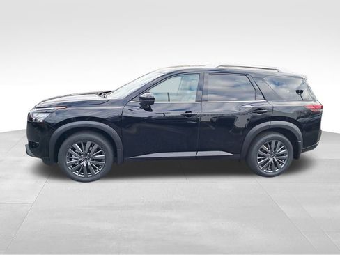 New 2025 Nissan Pathfinder SL w/ SL Premium Package image 2