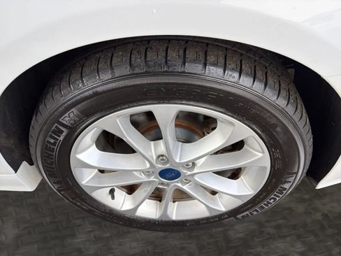 Used 2019 Ford Fusion SE FWD image 40