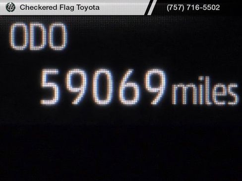 Used 2023 Toyota Highlander XLE image 27