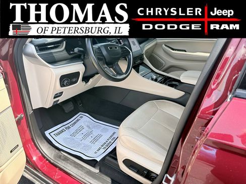 Used 2022 Jeep Grand Cherokee L Limited AWD/4WD image 18