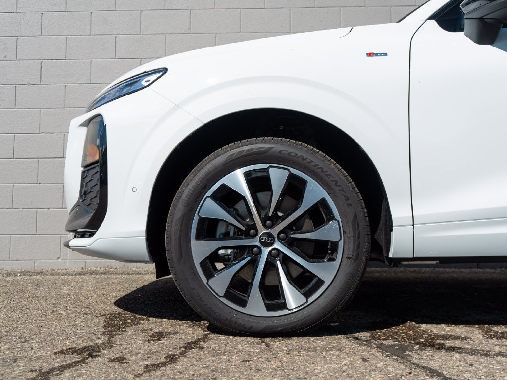 New 2026 Audi Q3 quattro 2.0T AWD/4WD image 7