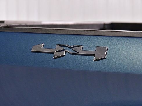 Used 2024 GMC Sierra 1500 SLT image 11