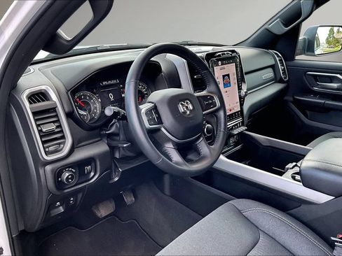 Used 2023 RAM 1500 Big Horn AWD/4WD image 18