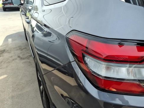 Certified 2025 Honda Pilot Touring image 21