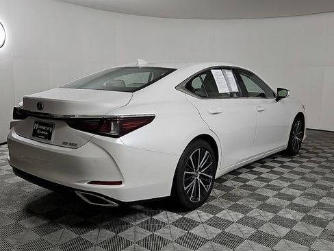 Used 2025 Lexus ES 350 w/ Premium Package FWD image 4