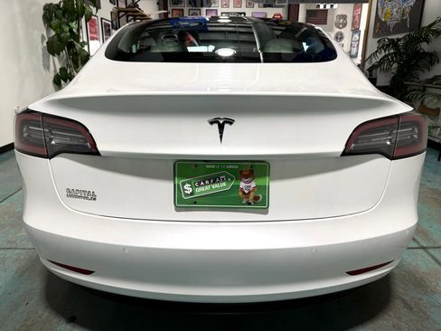 Used 2020 Tesla Model 3 Standard Range Plus image 5