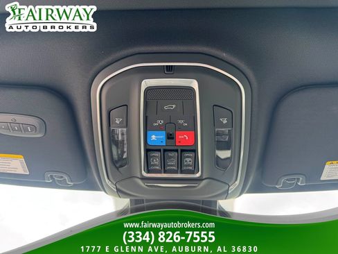 Used 2026 Jeep Cherokee Overland w/ Trailer Tow Group AWD/4WD image 25