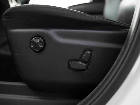 Used 2017 Jeep Grand Cherokee Limited image 13