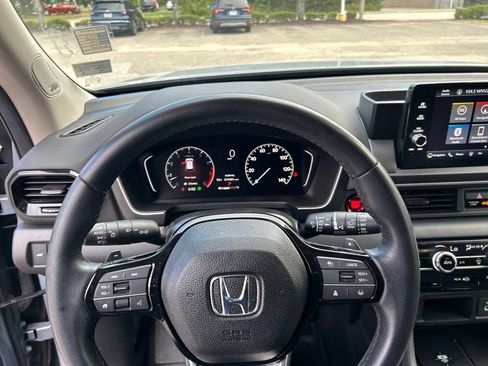 Used 2024 Honda Pilot Touring image 15