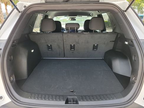 Used 2026 Chevrolet Equinox LT FWD image 7