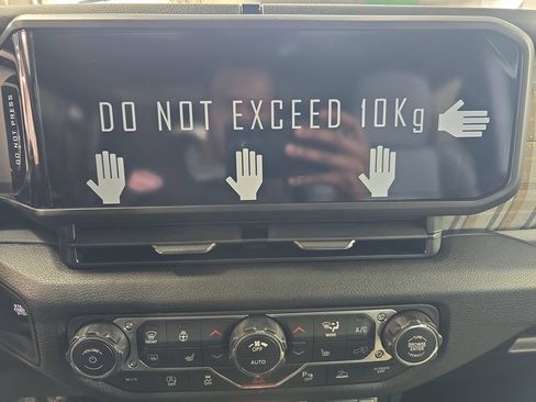 New 2026 Jeep Gladiator Sport AWD/4WD image 24