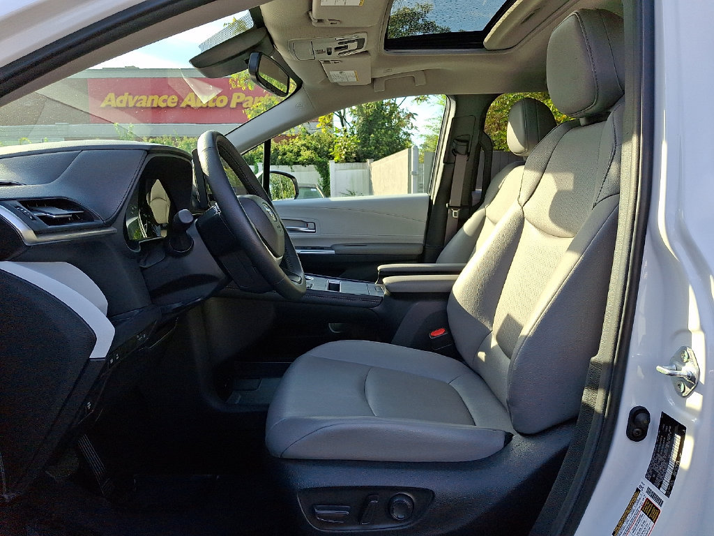 Certified 2025 Toyota Sienna XLE w/ XLE Plus Package AWD/4WD image 13