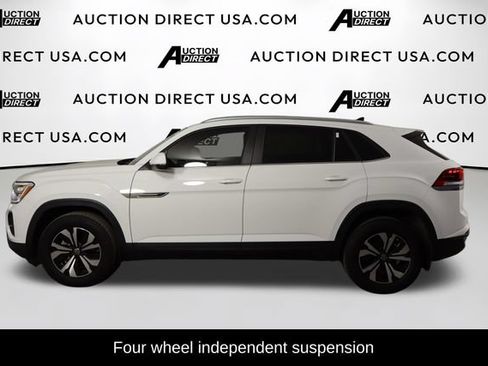 Used 2025 Volkswagen Atlas Cross Sport SE FWD image 5