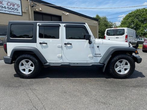 Used 2017 Jeep Wrangler Unlimited Sport w/ Quick Order Package 24S AWD/4WD image 2