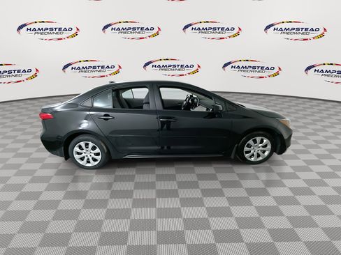 Used 2020 Toyota Corolla LE image 9