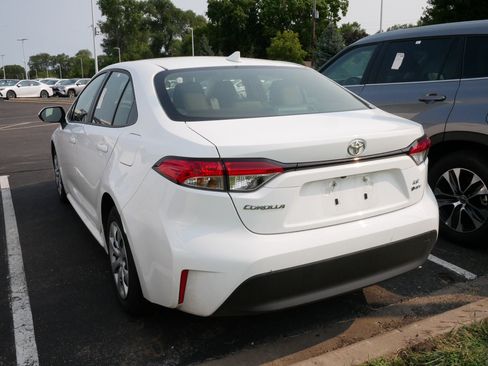 Used 2026 Toyota Corolla LE FWD image 5