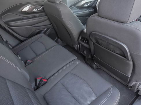 Used 2024 GMC Terrain SLE w/ Driver Convenience Package image 30