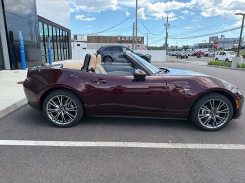Used 2025 MAZDA MX-5 Miata RWD image 2