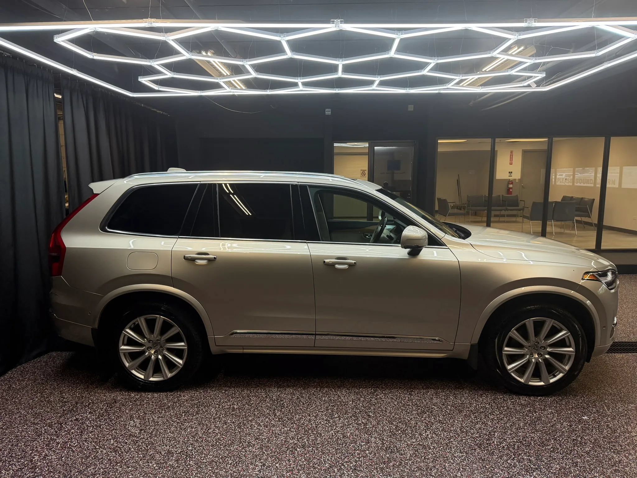 Used 2016 Volvo XC90 T6 Inscription AWD/4WD image 7