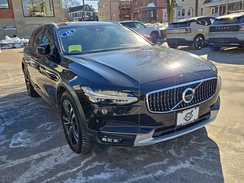 Used 2018 Volvo V90 T5 Cross Country w/ Convenience Package image 2