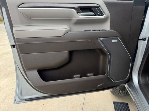 Used 2024 Chevrolet Silverado 2500 LTZ w/ LTZ Plus Package image 4