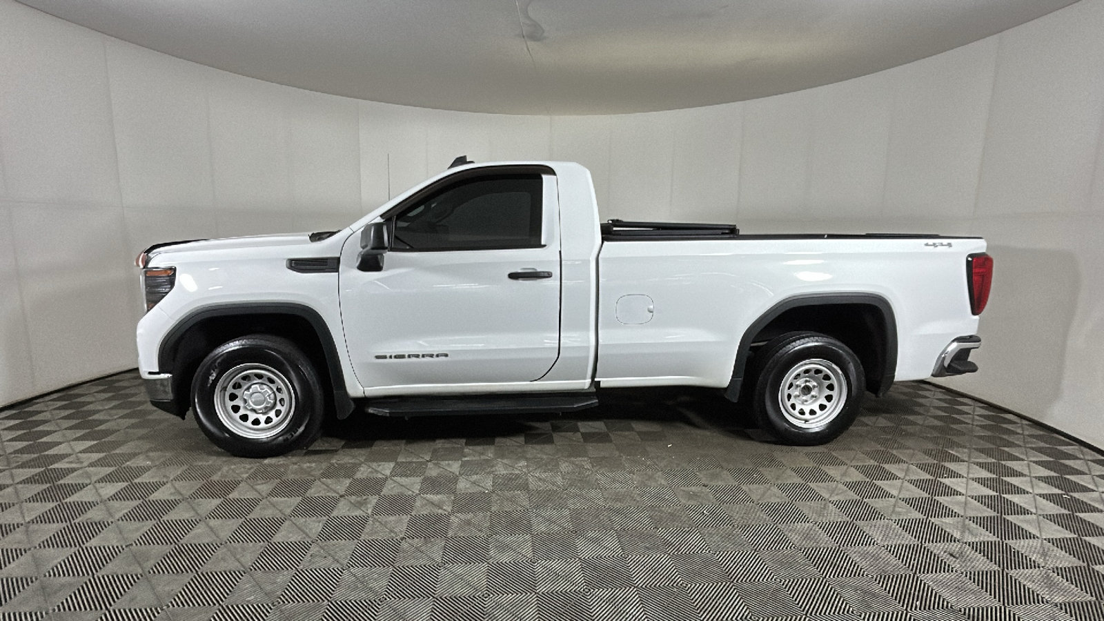 Used 2024 GMC Sierra 1500 Pro w/ Pro Value Package AWD/4WD image 5