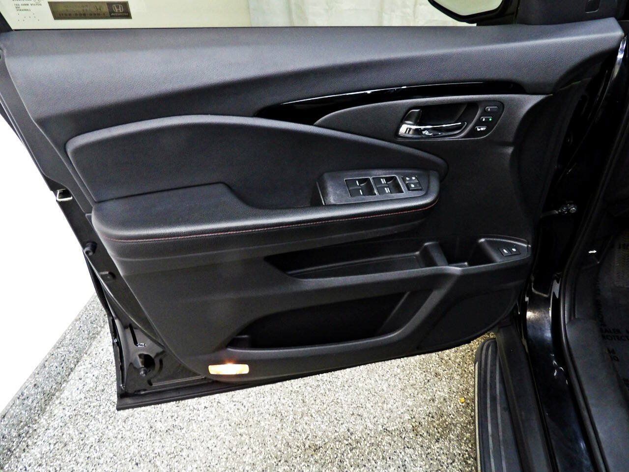 Used 2020 Honda Pilot Black Edition image 7