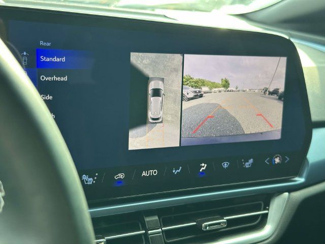 Used 2024 Chevrolet Equinox EV LT FWD image 21