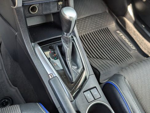 Used 2018 Toyota Corolla SE FWD image 16