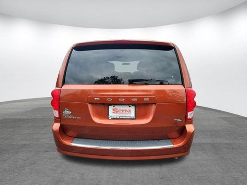 Used 2012 Dodge Grand Caravan SXT FWD image 23
