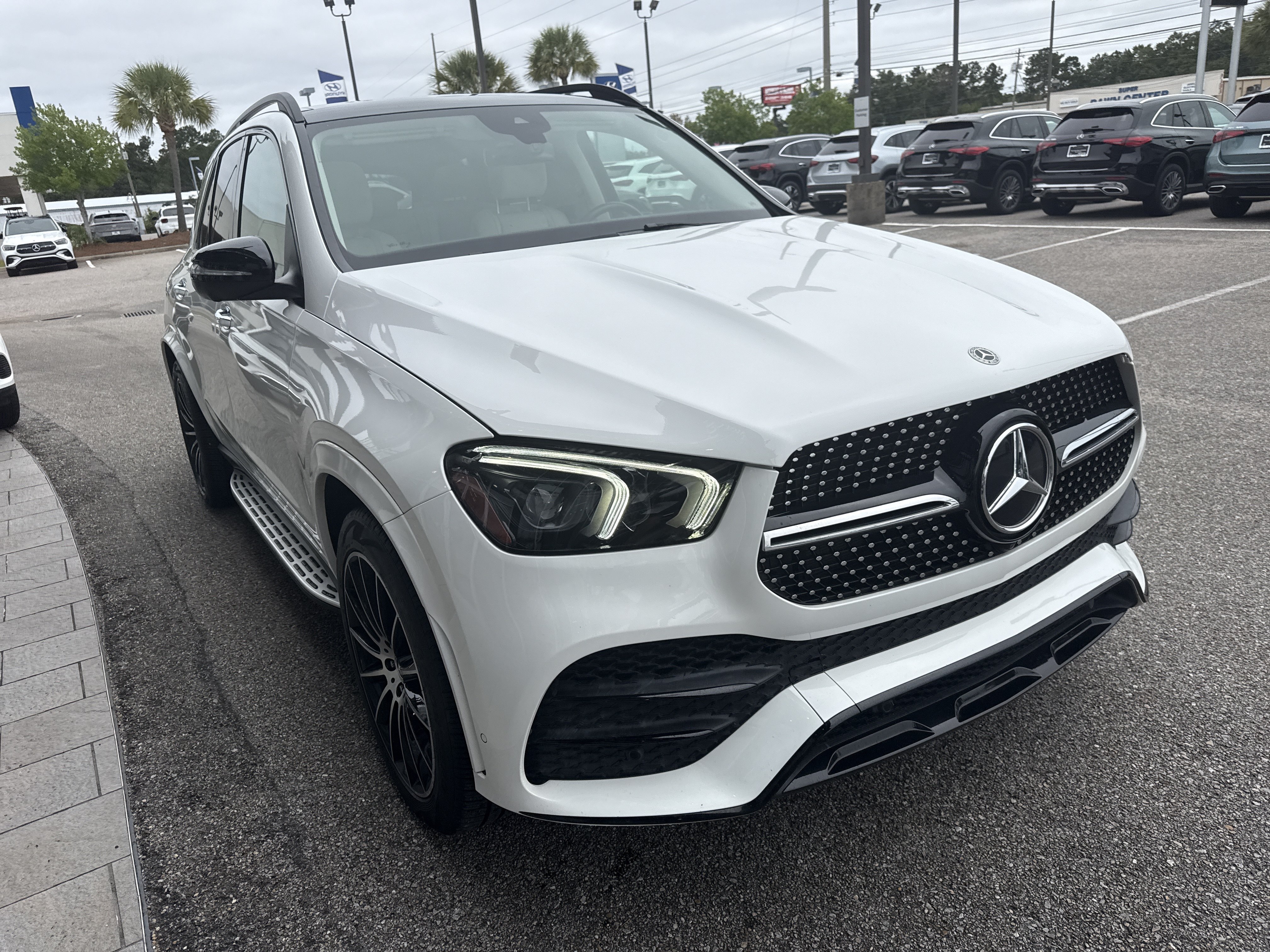 Certified 2023 Mercedes-Benz GLE 450 4MATIC w/ AMG Line Exterior image 5