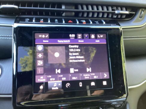 New 2025 Jeep Grand Cherokee L Laredo w/ Luxury Tech Group I image 22