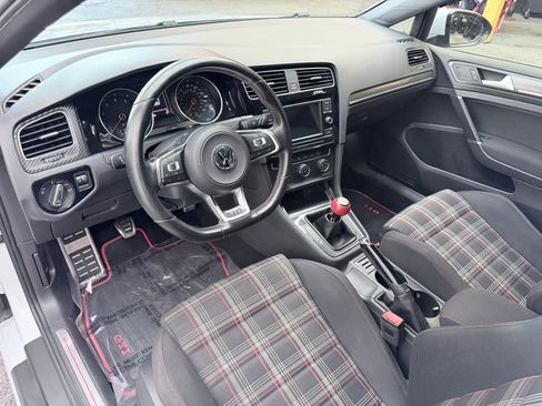 Used 2018 Volkswagen GTI S FWD image 10