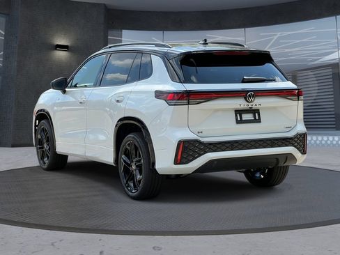 New 2026 Volkswagen Tiguan SE R-Line AWD/4WD image 3