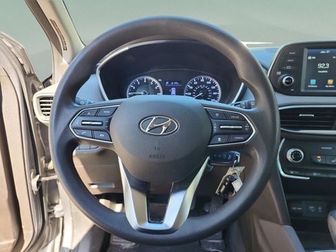 Used 2019 Hyundai Santa Fe SE image 9