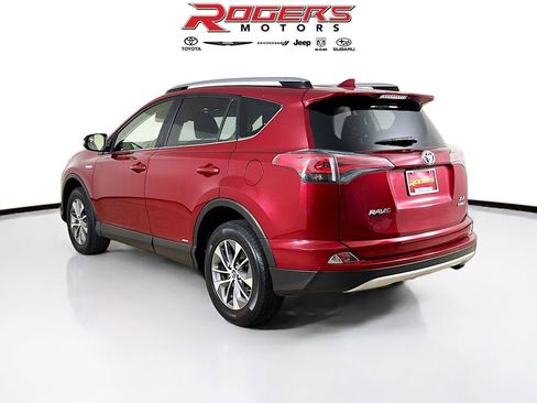 Certified 2018 Toyota RAV4 XLE image 5
