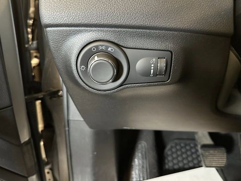 Used 2020 Jeep Compass Sport AWD/4WD image 16
