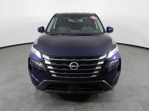 Certified 2025 Nissan Rogue SV FWD image 13