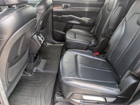 Used 2023 Kia Sorento EX AWD/4WD image 17