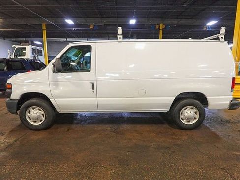 Used 2009 Ford E-350 and Econoline 350 Super Duty image 2