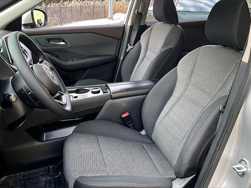 Used 2021 Nissan Rogue SV image 15