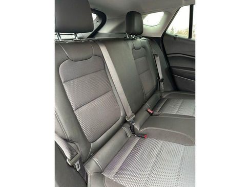 Used 2025 Chevrolet Trax LT FWD image 16