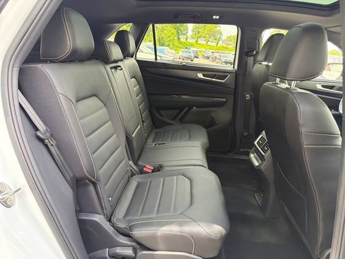 Used 2025 Volkswagen Atlas Cross Sport SEL R-Line AWD/4WD image 52