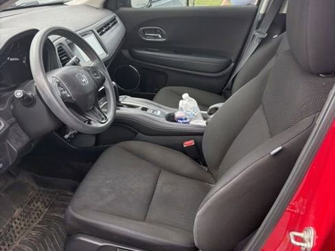 Used 2018 Honda HR-V EX image 3