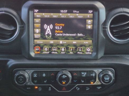 Used 2021 Jeep Wrangler Unlimited Sahara image 28