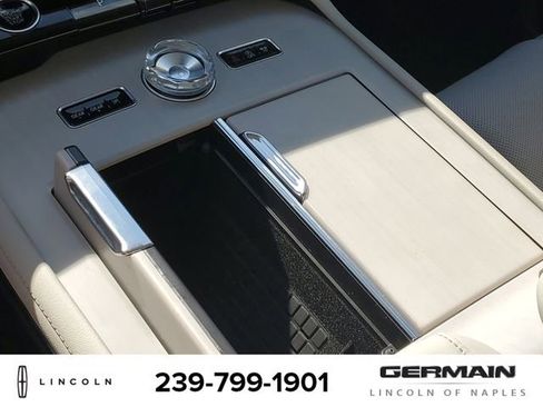 New 2025 Lincoln Navigator L Reserve image 32