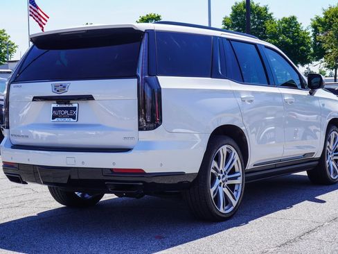 Used 2025 Cadillac Escalade Sport w/ Touring Package AWD/4WD image 32