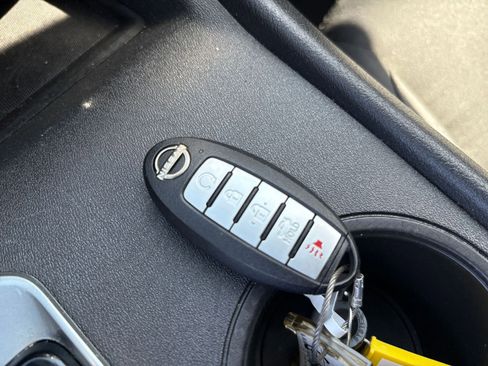 Used 2025 Nissan Altima 2.5 SV image 24