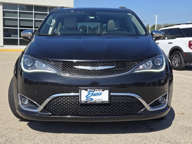 Used 2017 Chrysler Pacifica Limited FWD image 3