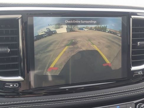 New 2026 Chrysler Pacifica Limited image 15